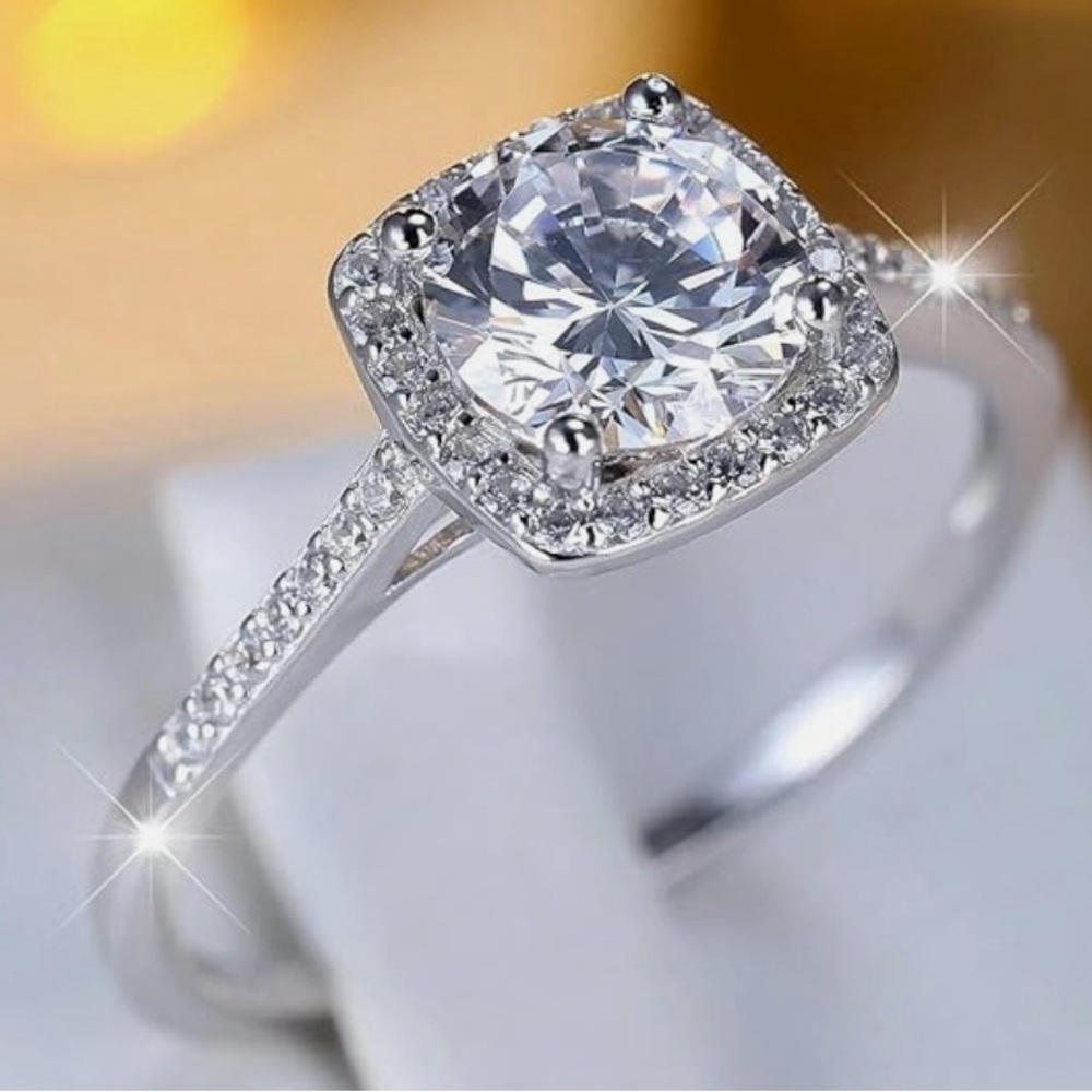 Dazzling Silver Women's Ring with Crystal Accents